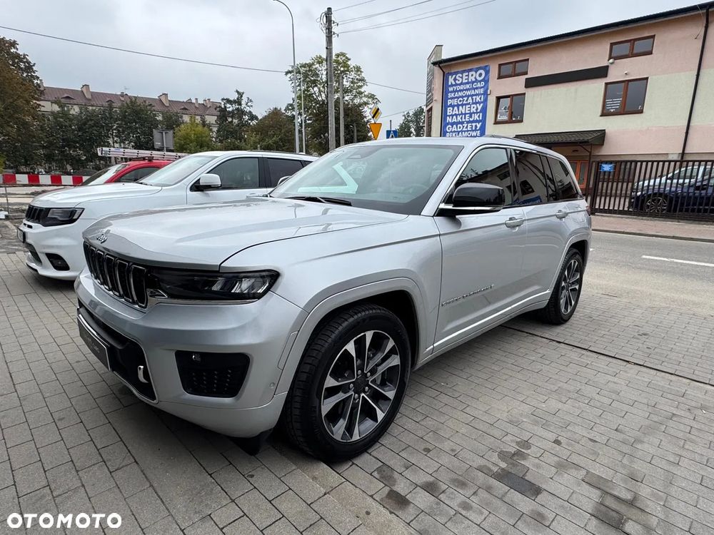 Jeep Grand Cherokee - 1