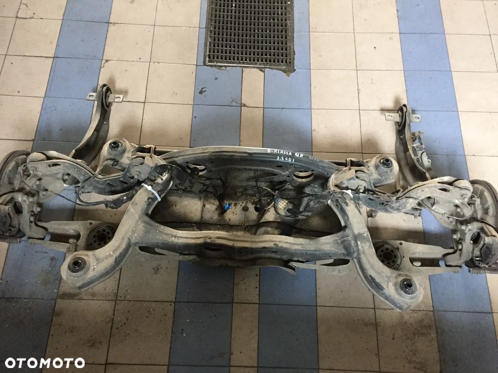 MERCEDES B KLASA W246 16R 2.2 CDI ZAWIESZENIE OŚ TYŁ A2463503401 - 1