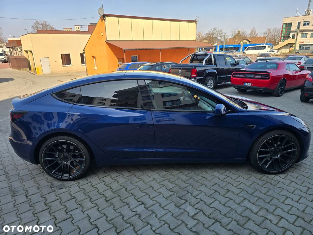 Tesla Model 3 - 10