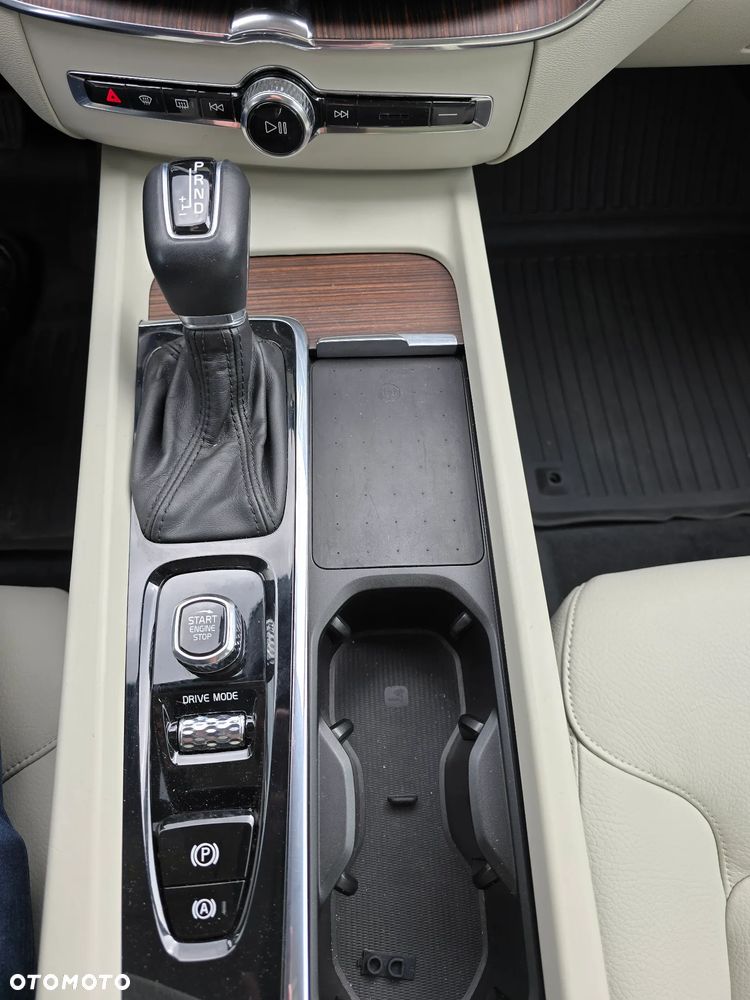 Volvo XC 60 T5 AWD Geartronic Momentum - 25