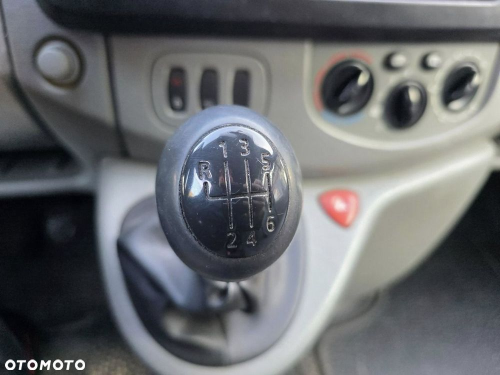 Renault Trafic - 14