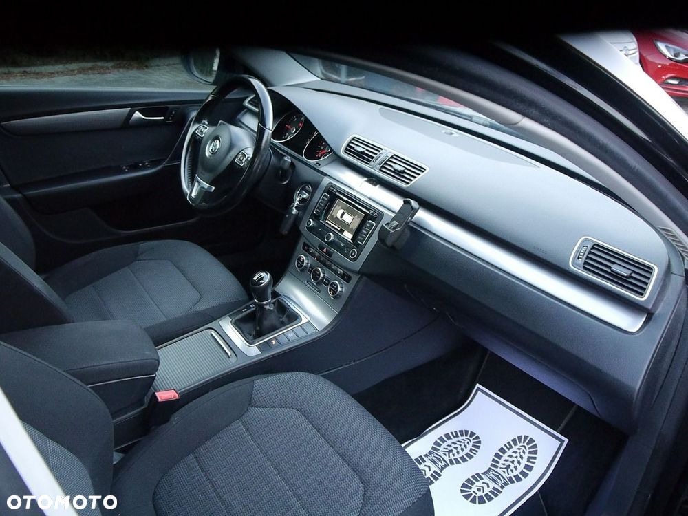 Volkswagen Passat - 27