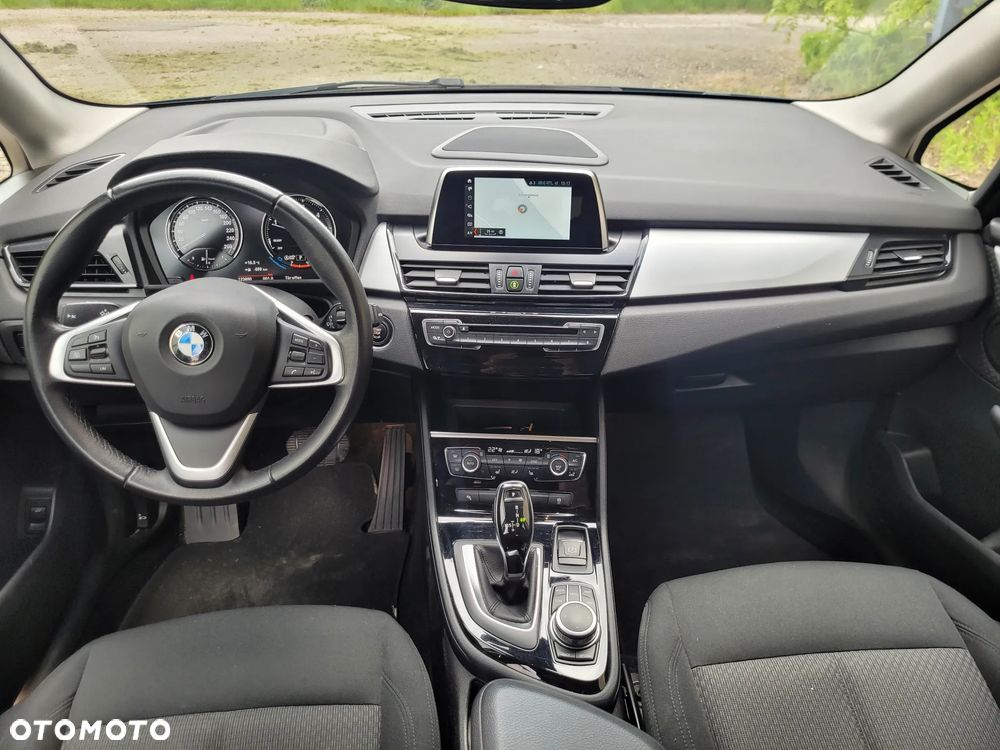 BMW Seria 2 218d - 3