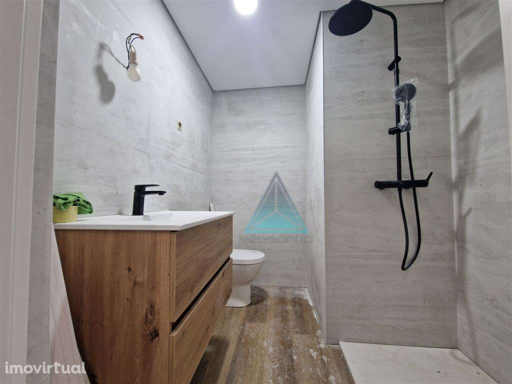 NOVIDADE * * T2 Remodelado * * * A ESTREAR - Grande imagem: 4/10