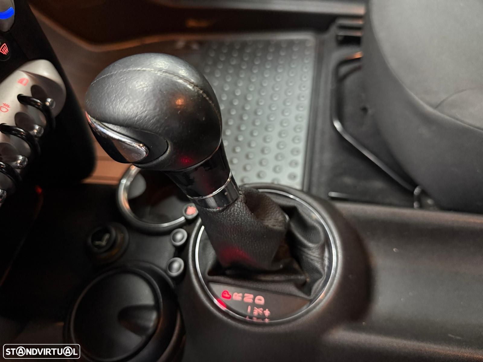 MINI 3 Portas Cooper Auto - 23