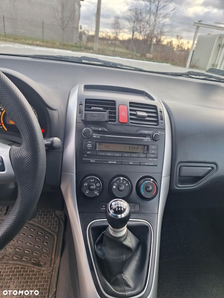 Toyota Auris 1.33 VVT-i - 13