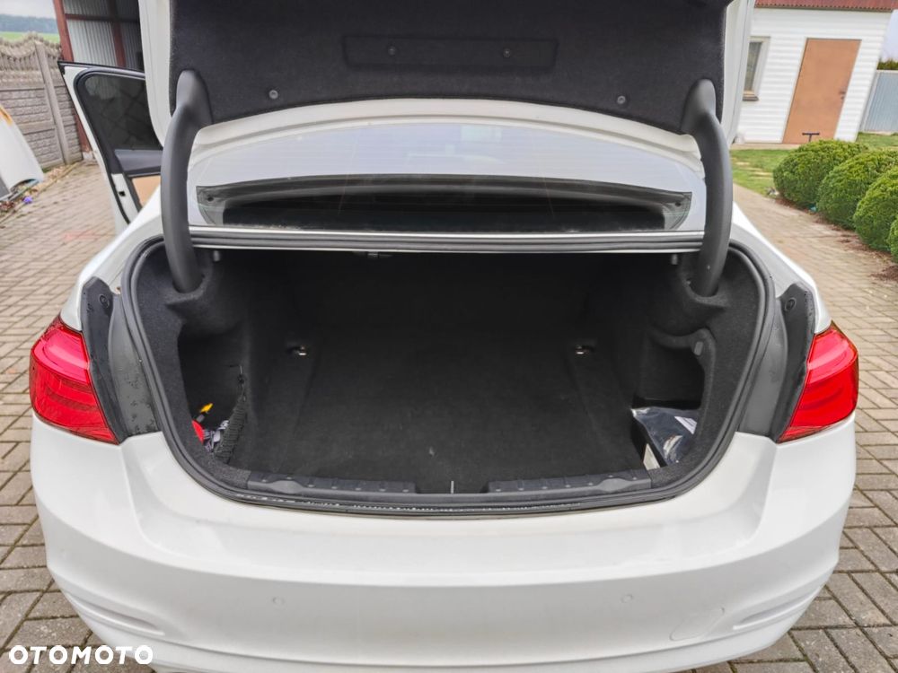 BMW Seria 3 320i xDrive Edition Luxury Line Purity - 15