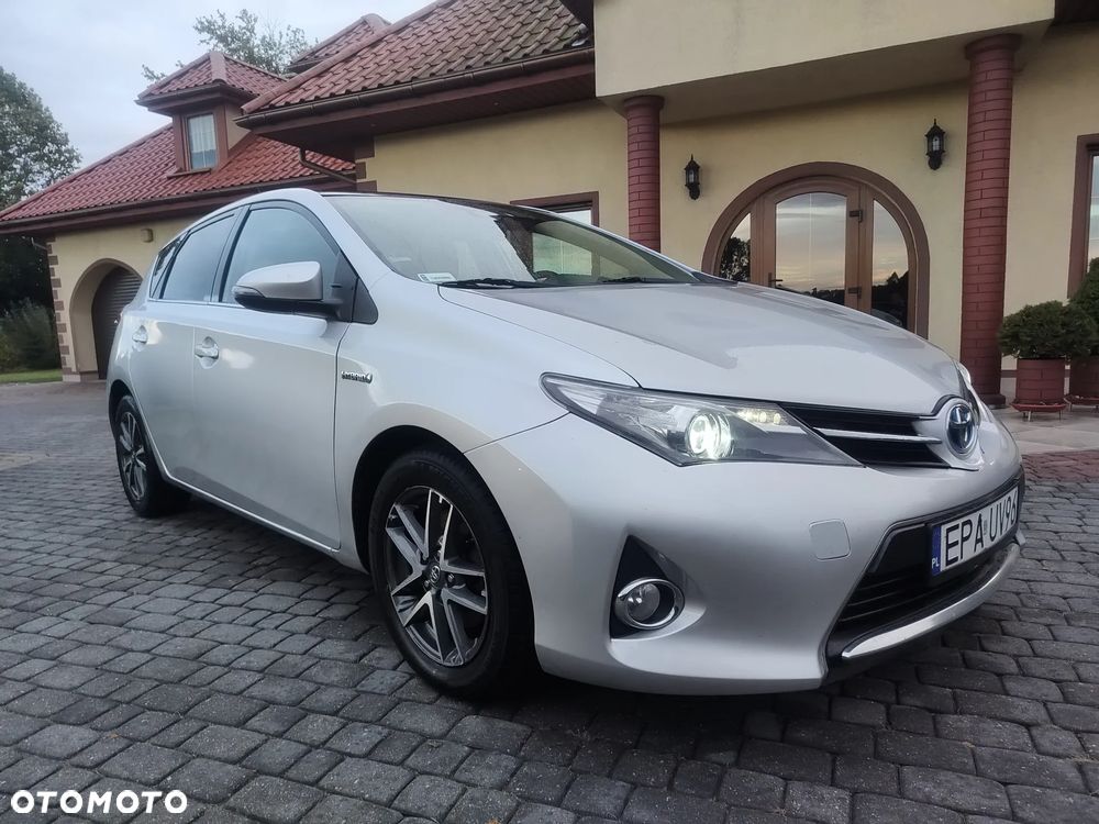 Toyota Auris 1.8 HSD Sol - 11