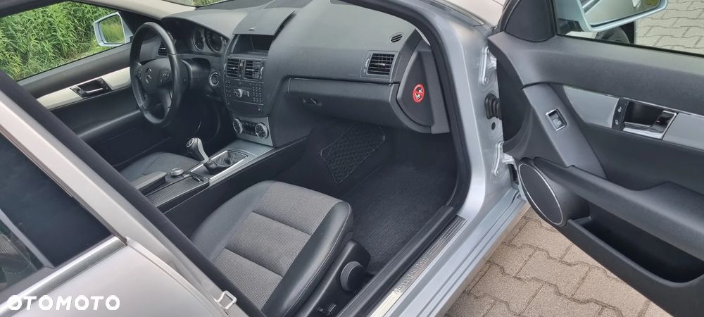 Mercedes-Benz Klasa C 200 Avantgarde Edition - 12