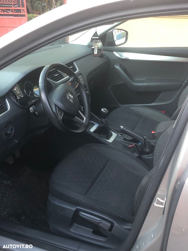 Skoda Octavia 1.6 TDI Active - 9