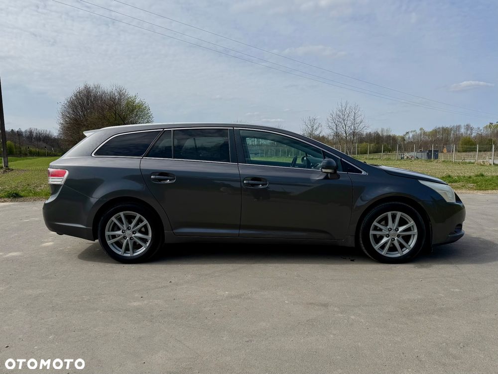 Toyota Avensis 2.0 D-4D - 6