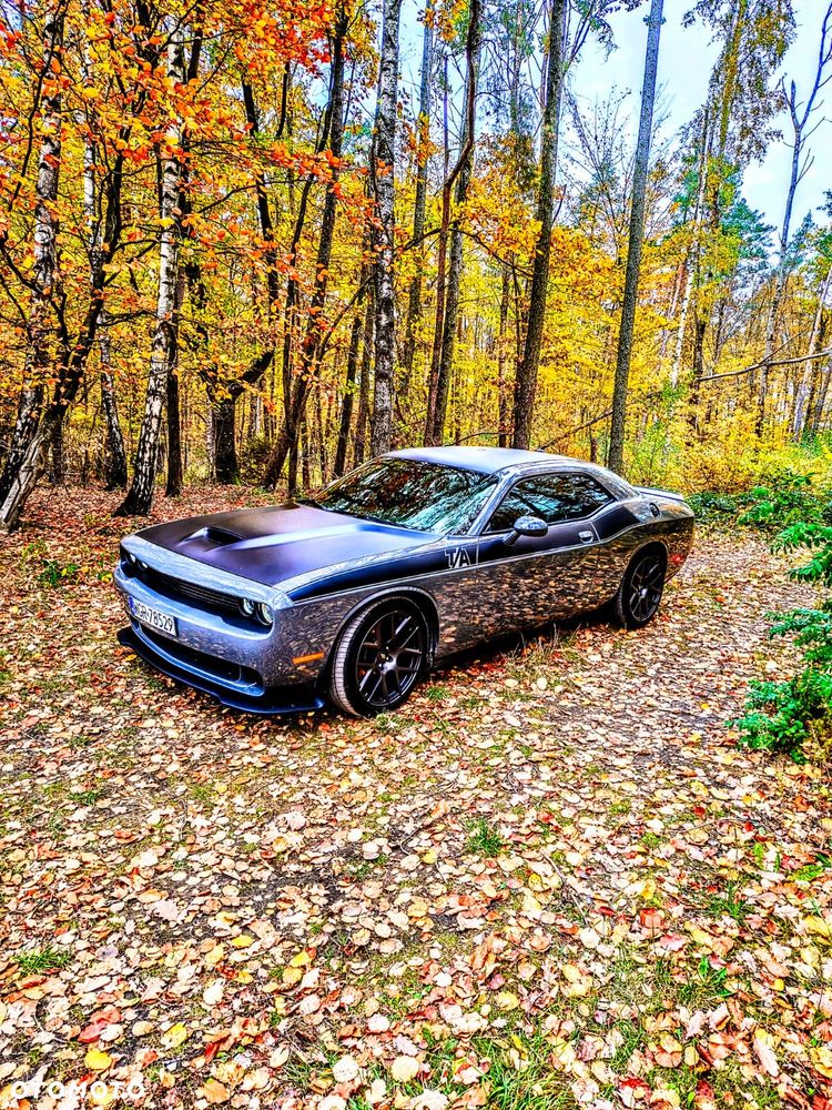 Dodge Challenger - 10