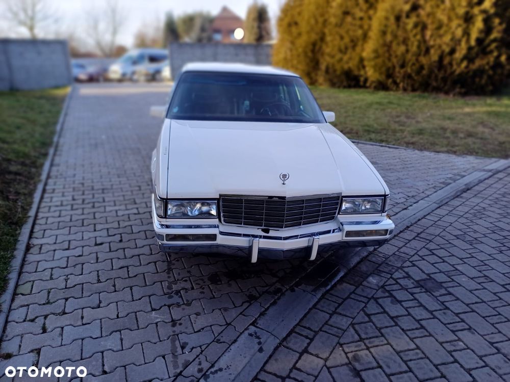 Cadillac Deville 4.9 STD - 32