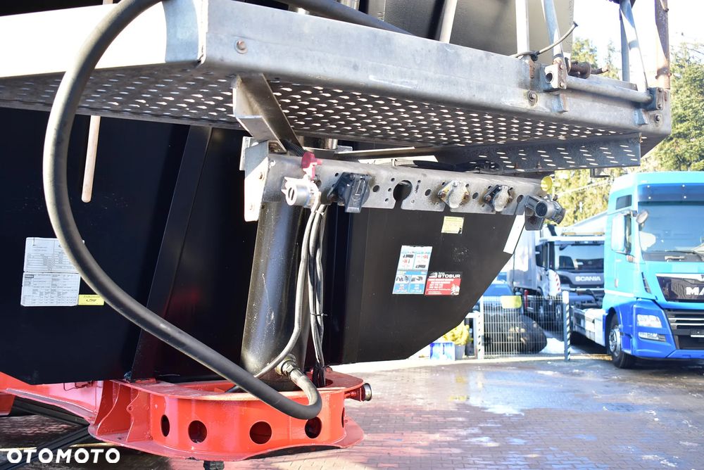 Fliegl Wywrotka / 55 m³/ Klapo-Drzwi/2 x Szybr/ S.A.F / Oś podnoszona / Sprowadzona z Niemiec ! - 15