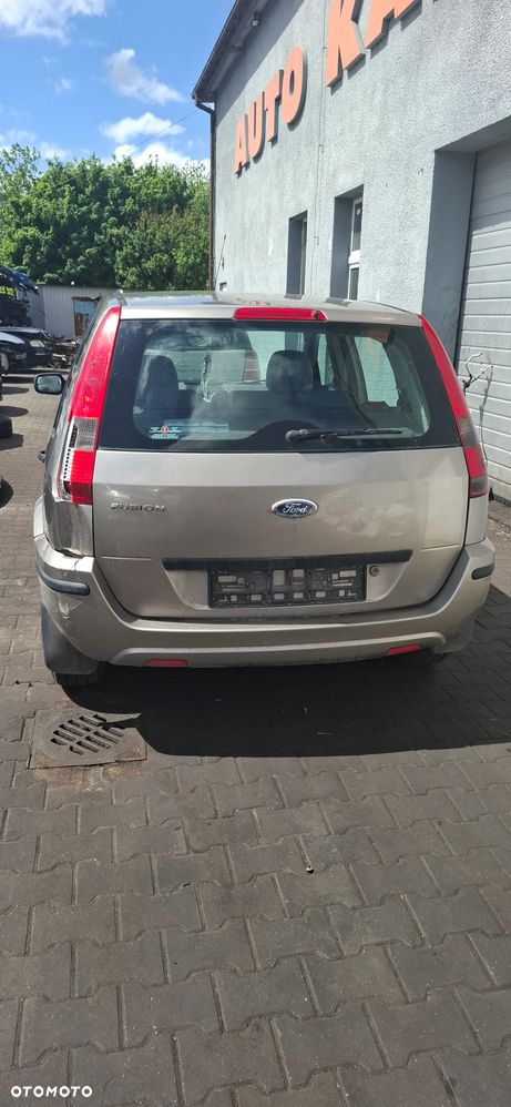 Ford Fusion na części - 5