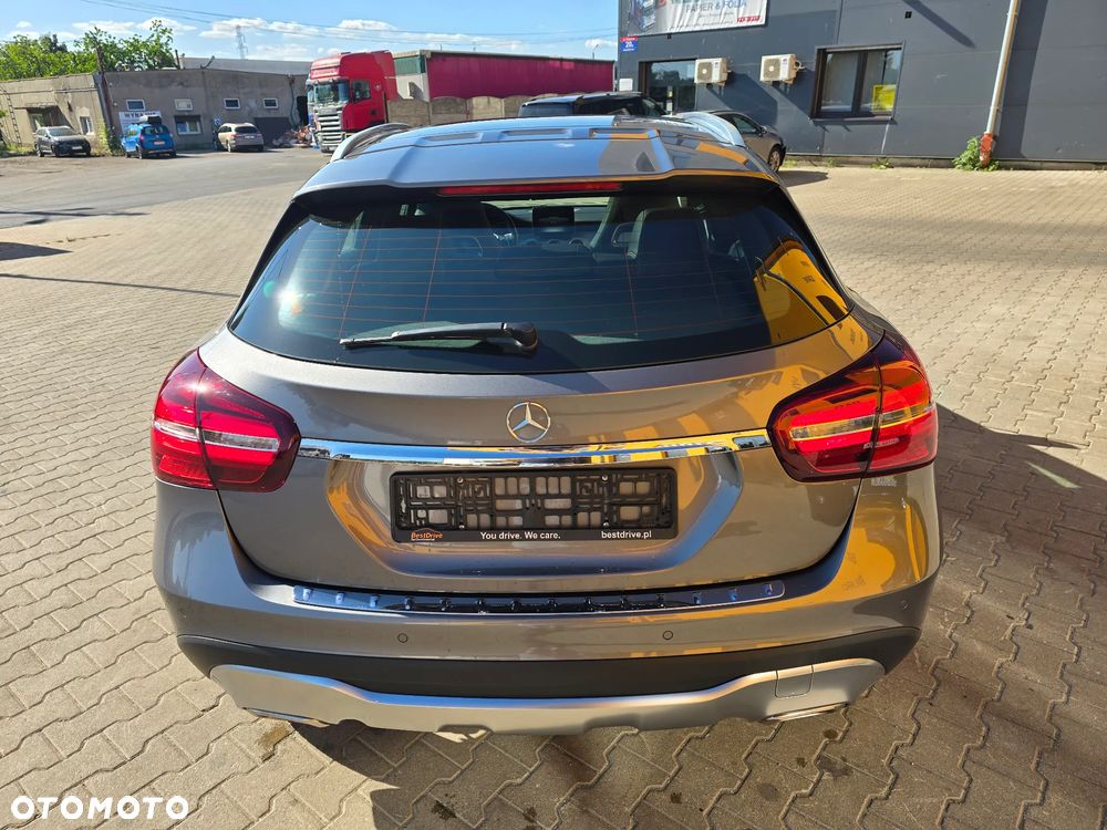 Mercedes-Benz GLA 200 d 7G-DCT - 5