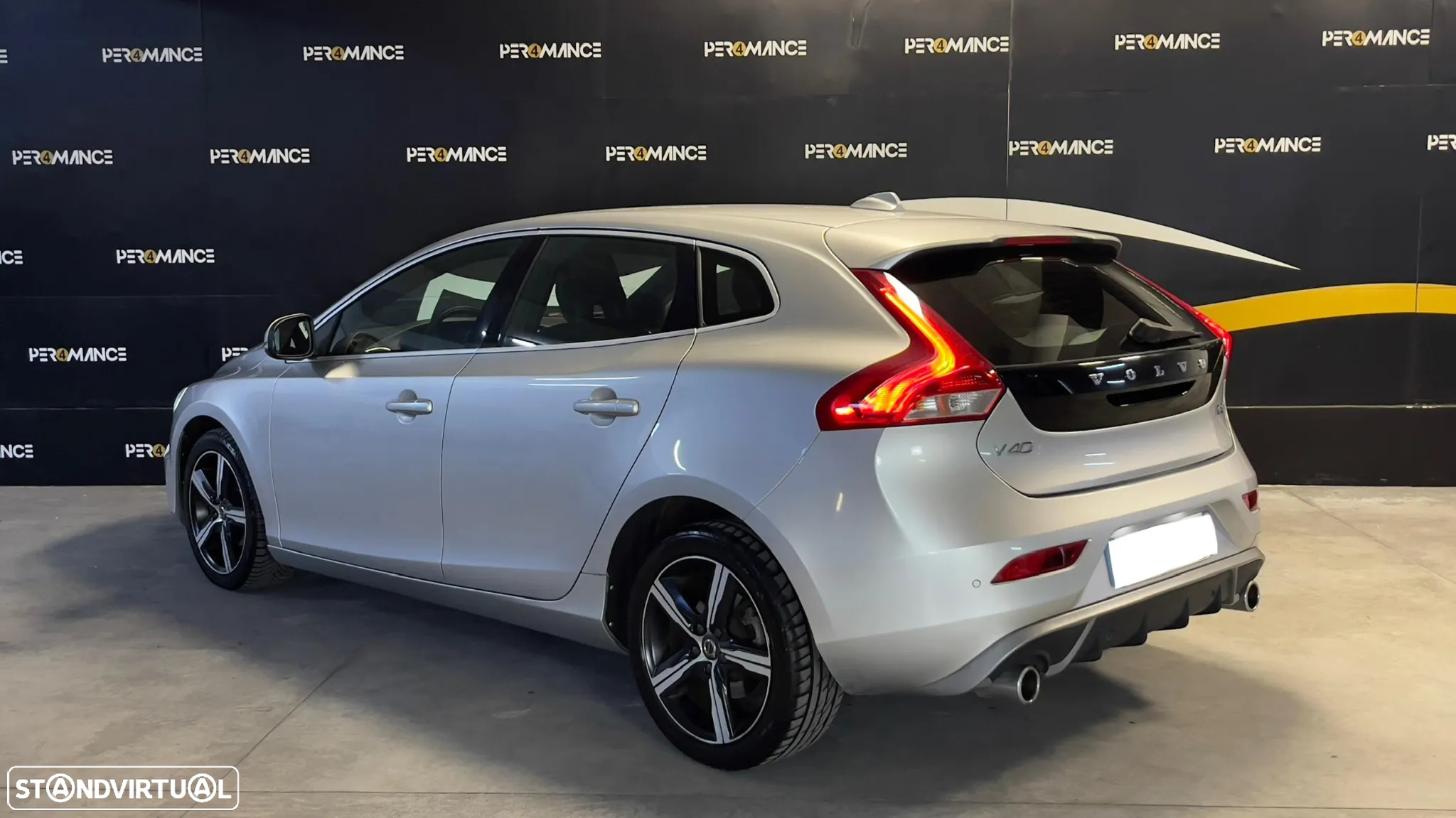 Volvo V40 2.0 D2 R-Design - 21