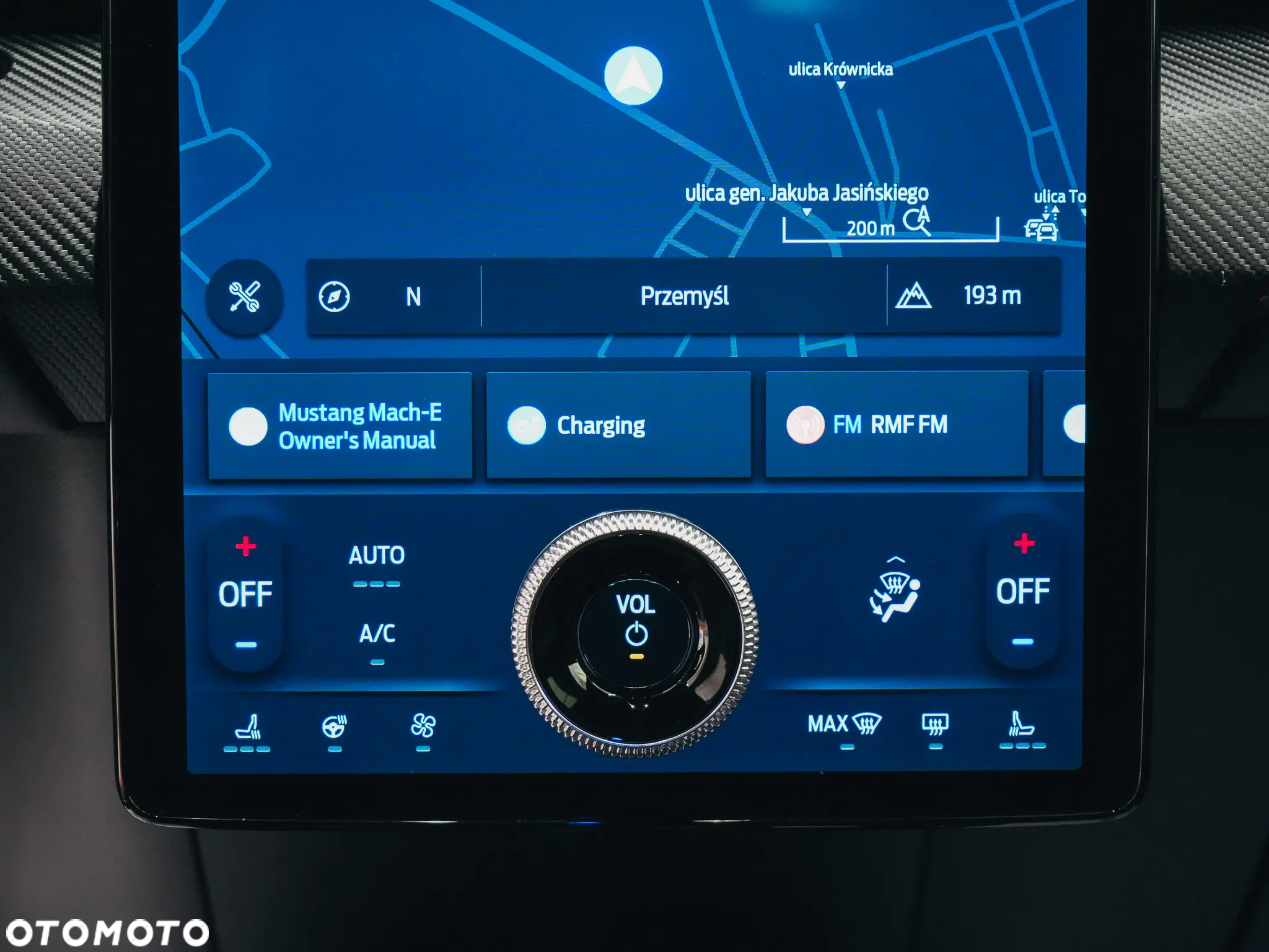 Ford Mustang Mach-E 73 kWh AWD Premium - 29