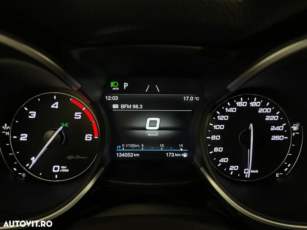 Alfa Romeo Stelvio 2.2 Diesel 16V AT8 Q4 Business - 25