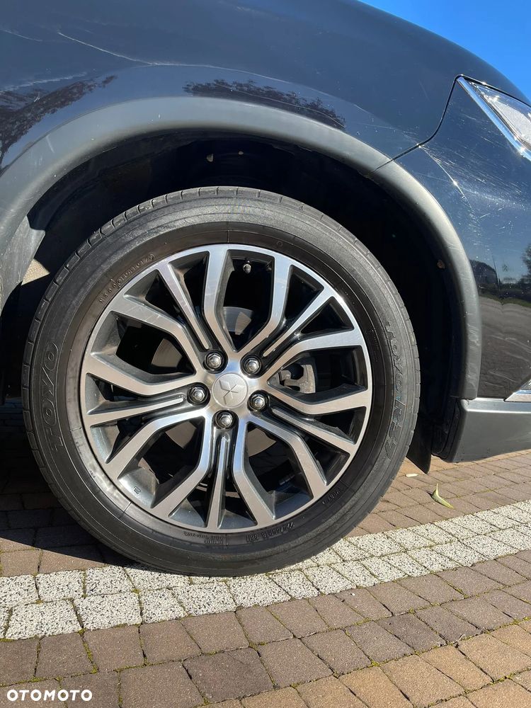 Mitsubishi Outlander - 24