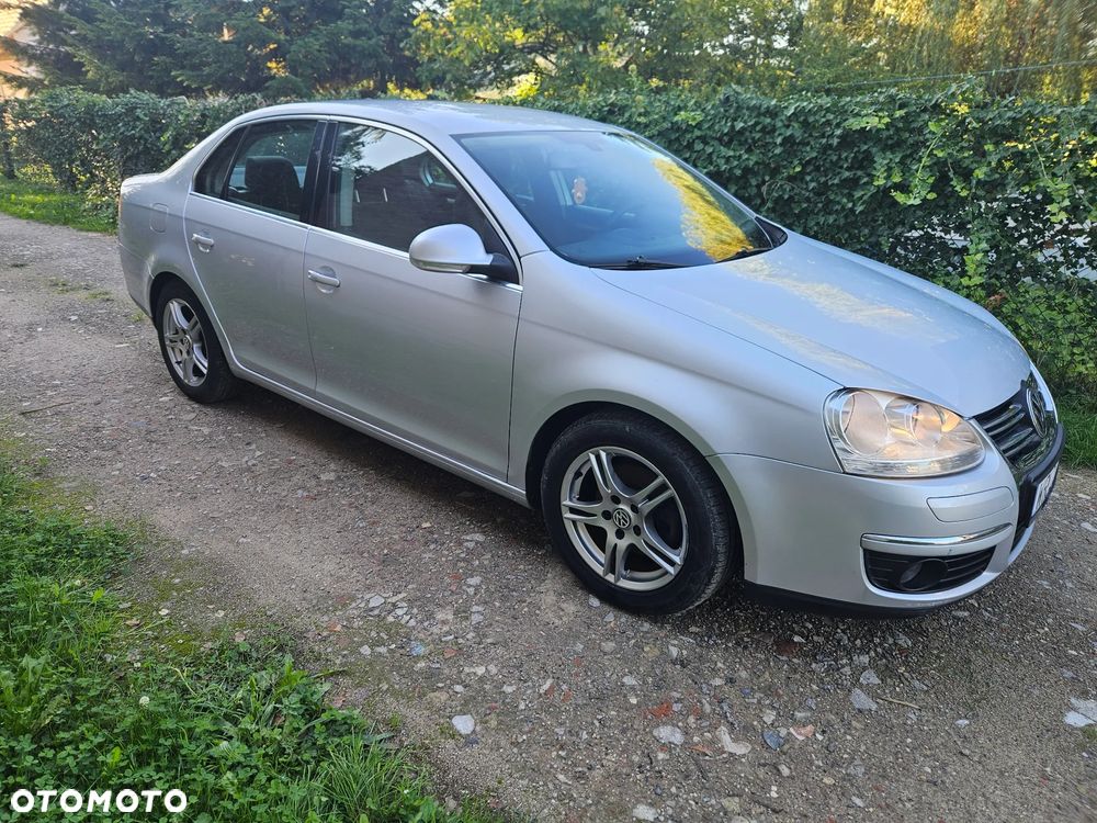 Volkswagen Jetta - 14