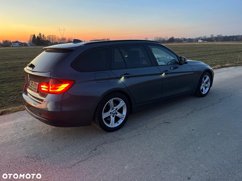 BMW Seria 3 320d Efficient Dynamics - 16