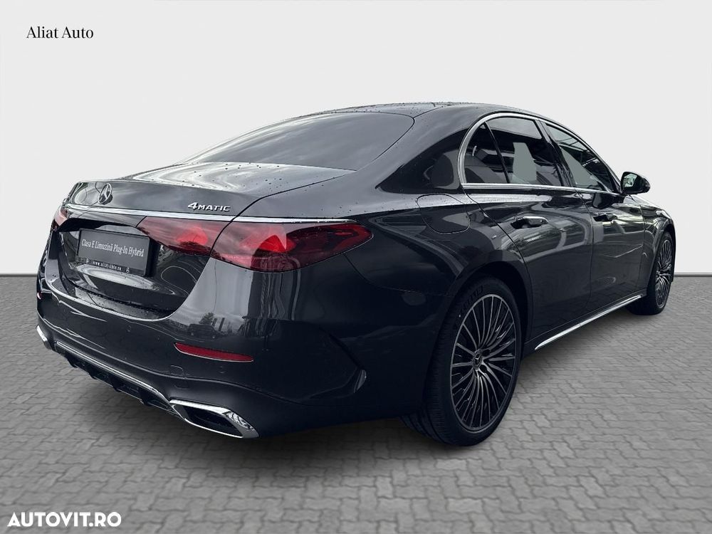 Mercedes-Benz E 300e 4Matic 9G-TRONIC - 4