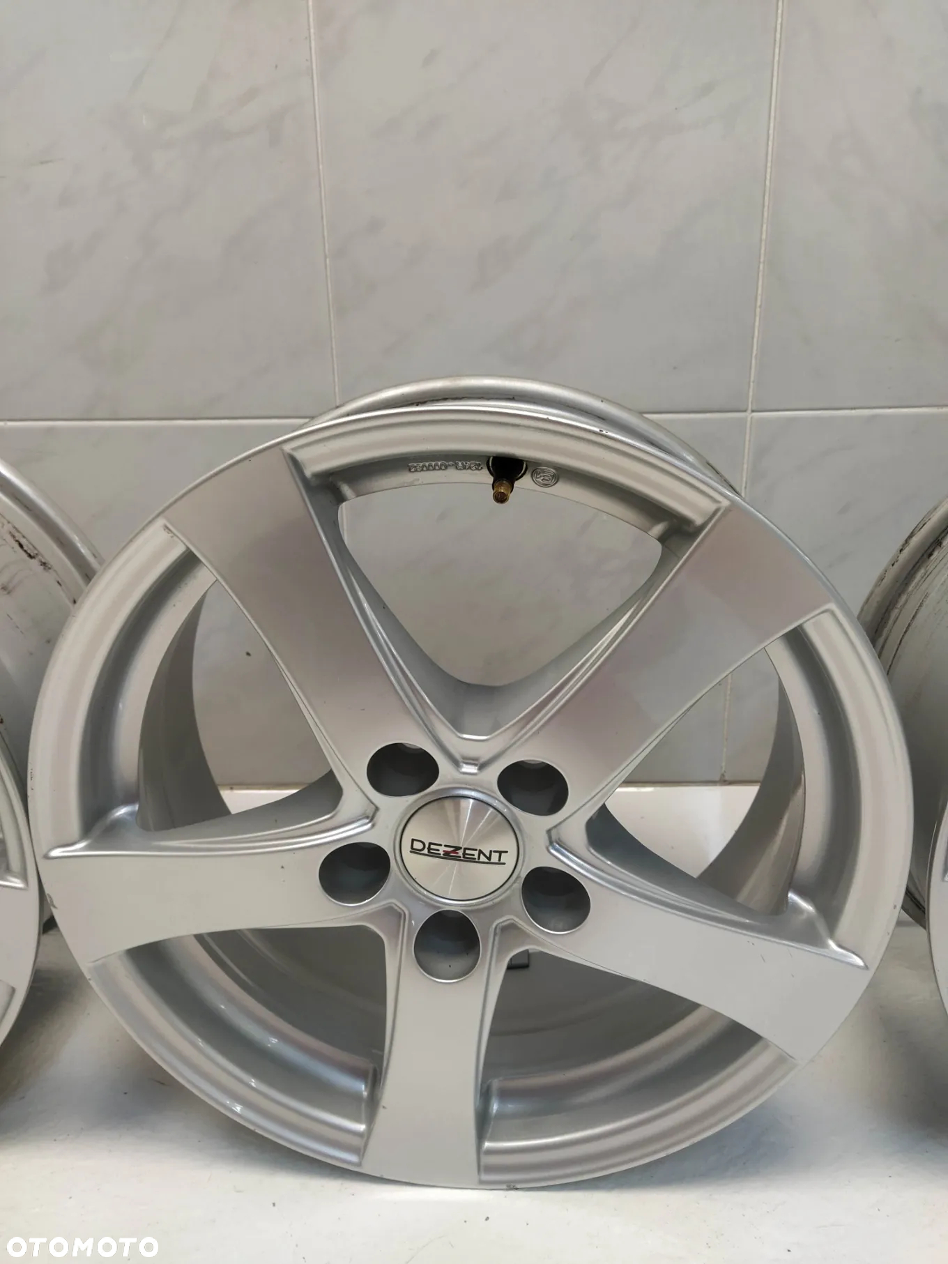 FORD C-MAX FORD FOCUS 6,5X16 FELGI DEZENT R16 5X108 ET50 - 6