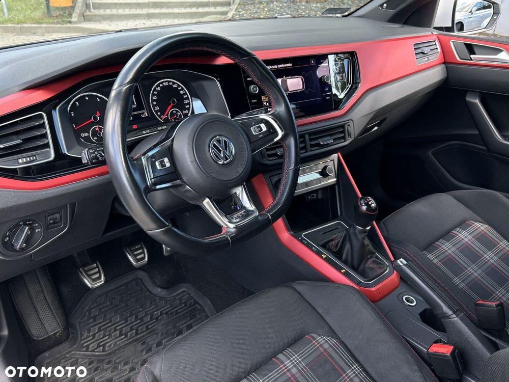 Volkswagen Polo 2.0 TSI GTI - 9