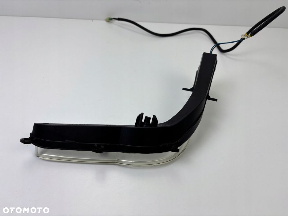 Przednia prawa lampa postojowa LED TGB Blade 550 600 Oryginał - 16