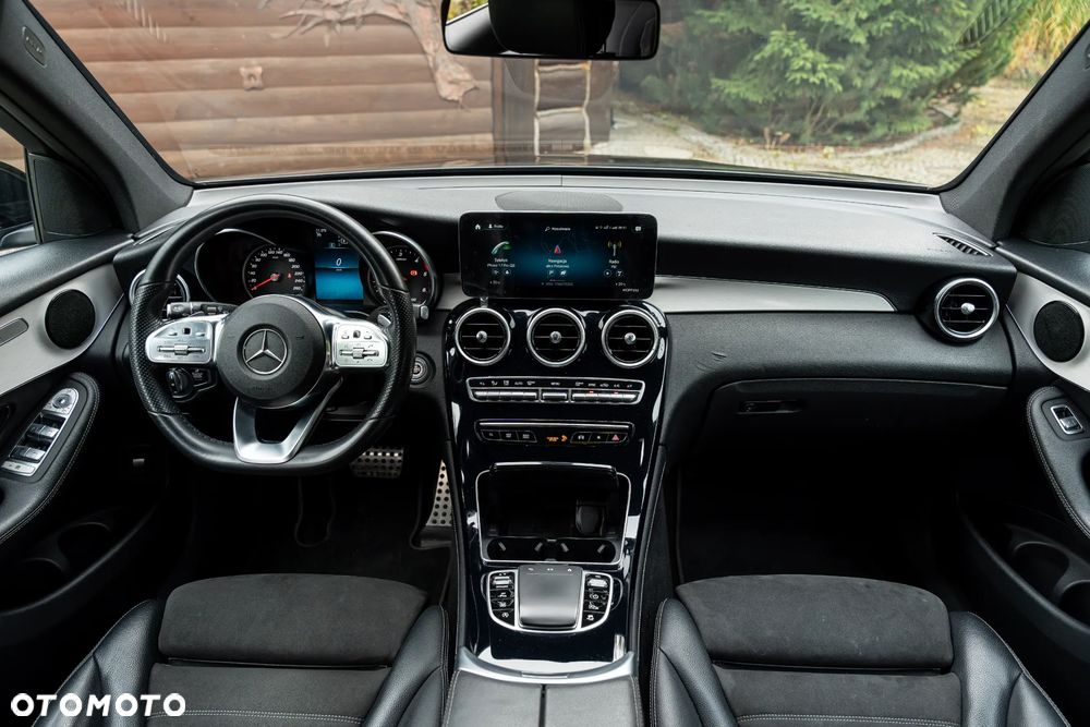Mercedes-Benz GLC 200 d 4Matic 9G-TRONIC AMG Line - 31