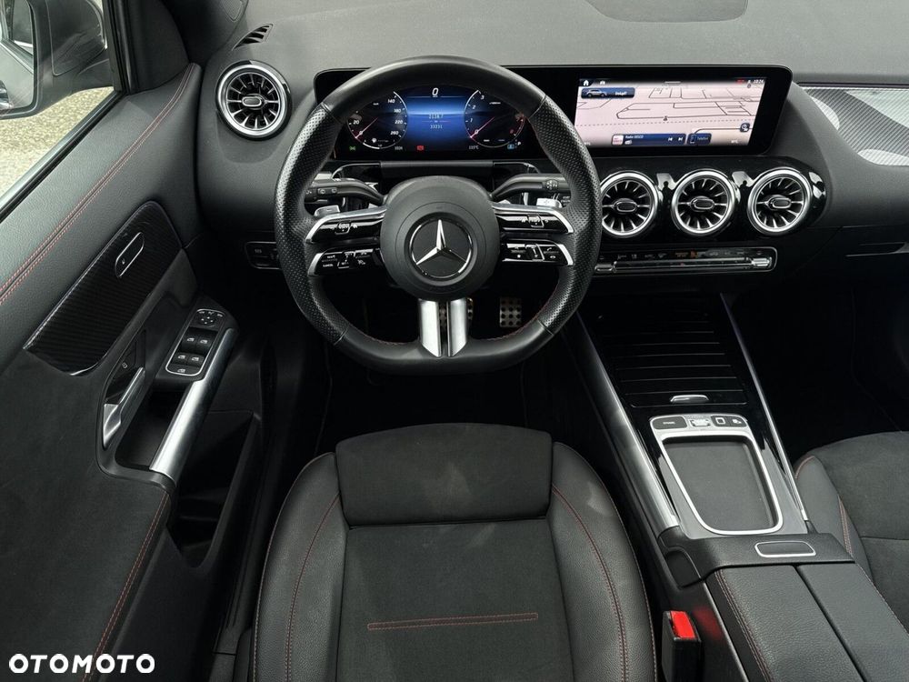 Mercedes-Benz GLA - 14