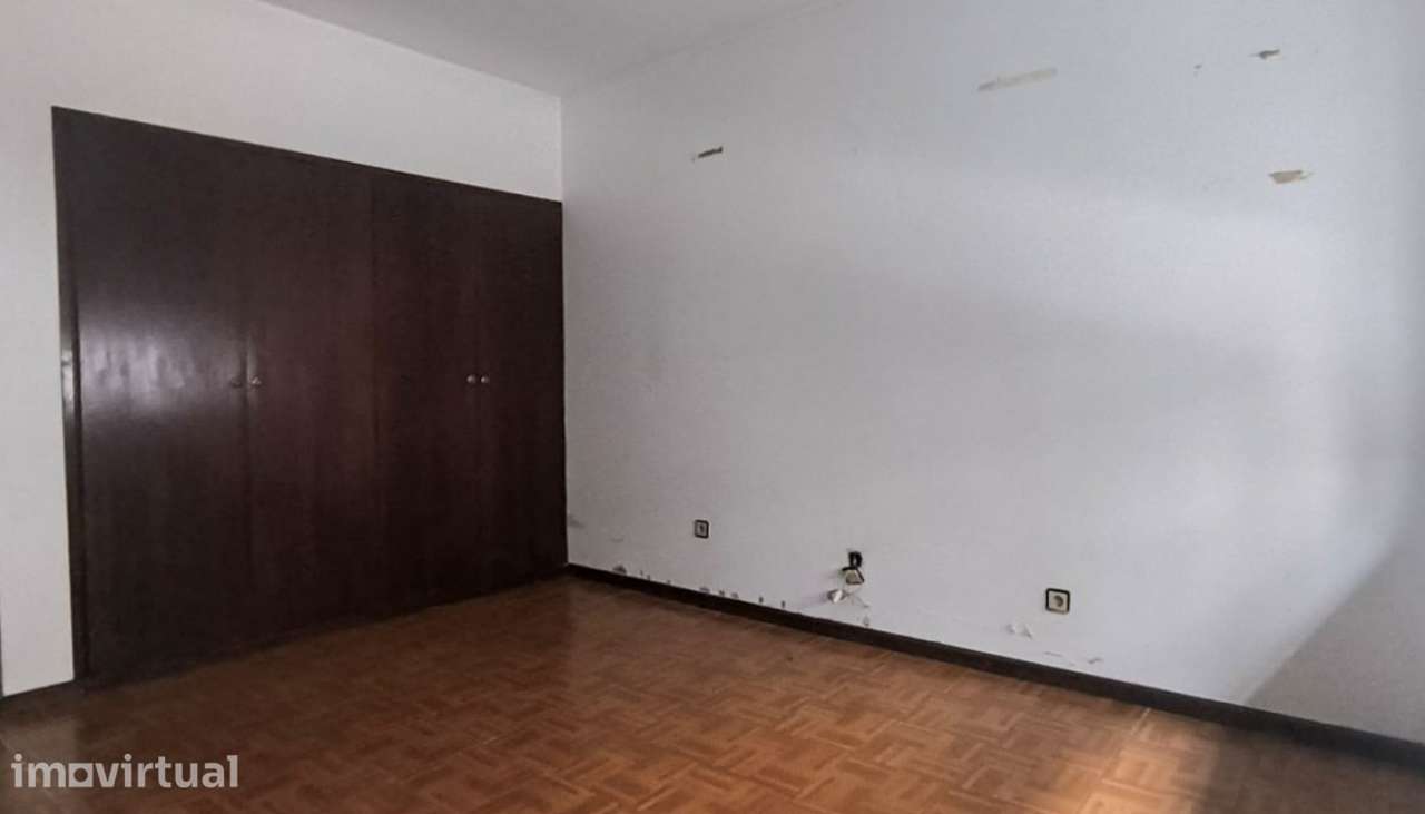 Venda de Apartamento T1+1, na 2ª linha de mar, na Póvoa de Varzim - Grande imagem: 2/9