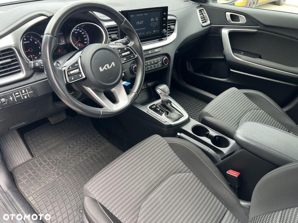 Kia Ceed - 10
