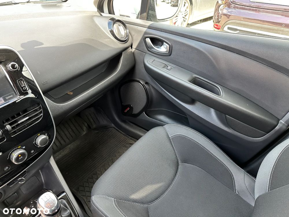 Renault Clio - 19