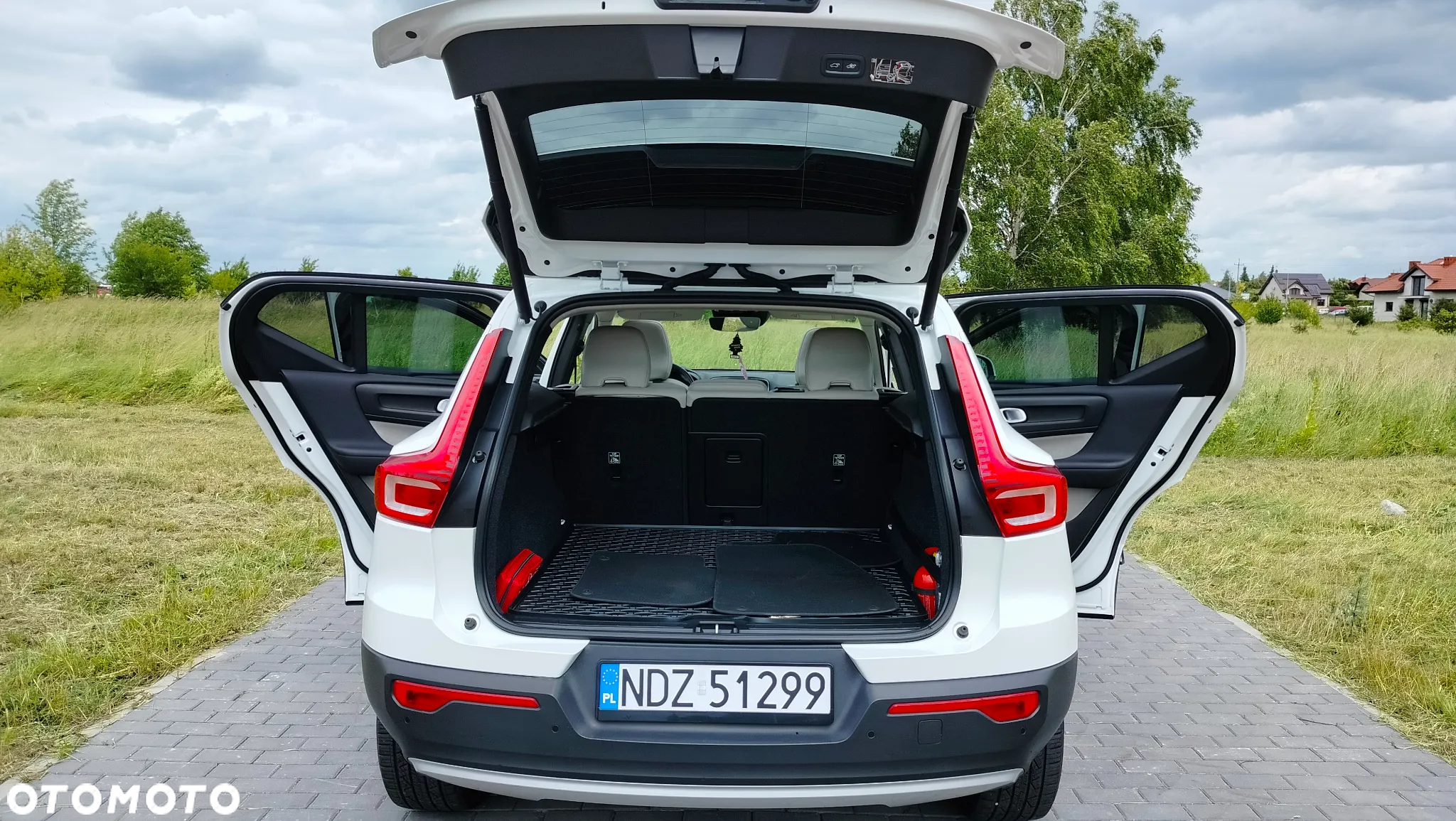 Volvo XC 40 T5 AWD Momentum Pro - 27