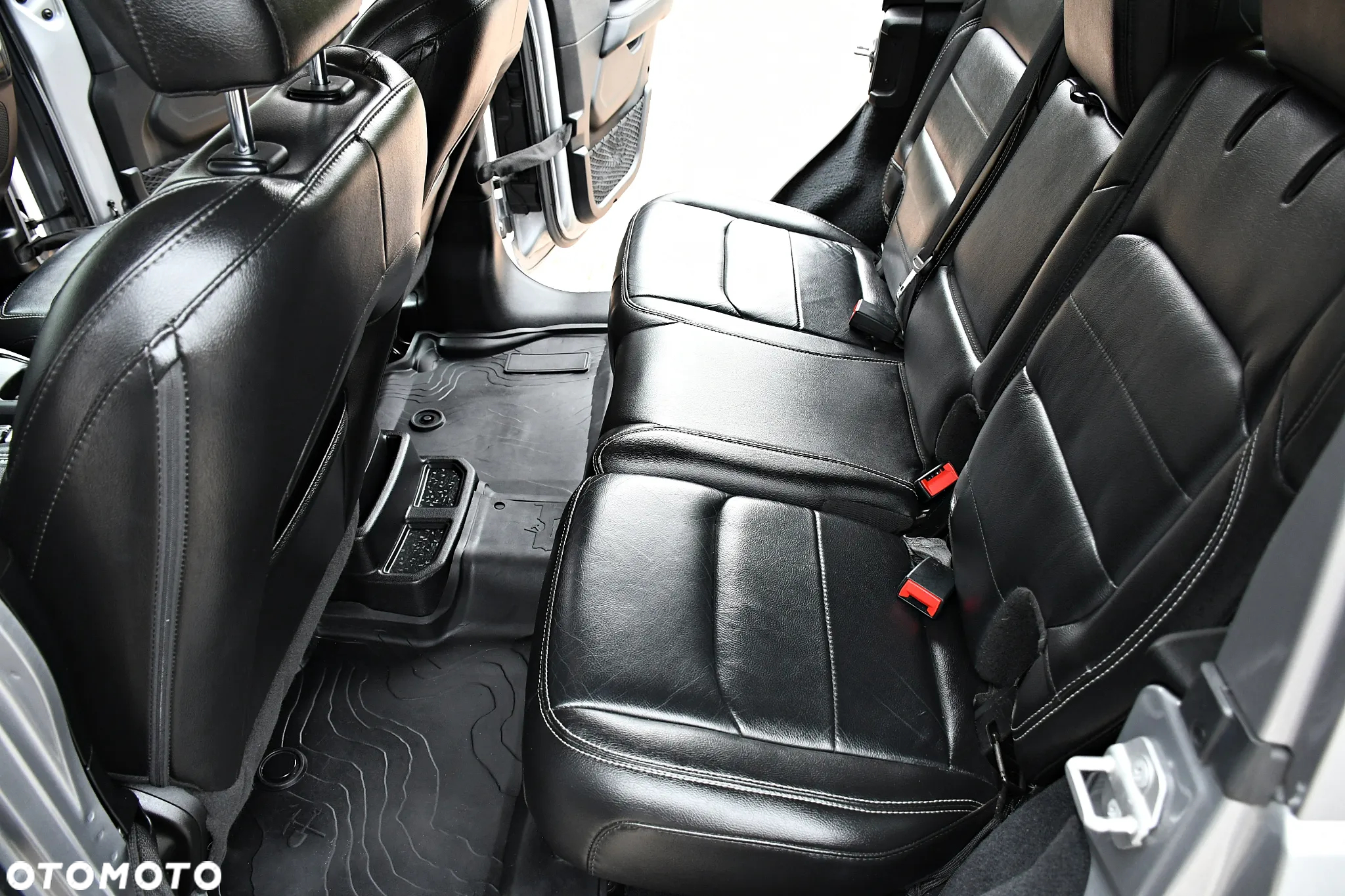Jeep Wrangler Unlimited GME 2.0 Turbo Sahara - 25