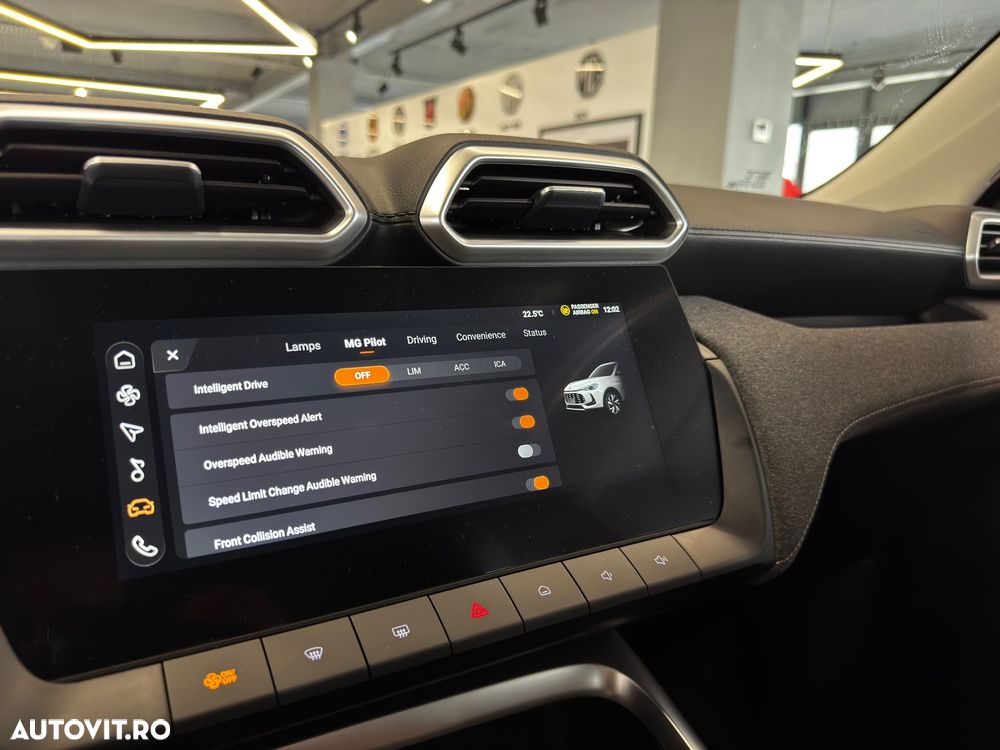 MG ZS HEV 1.5 GSI AT Explore - 14