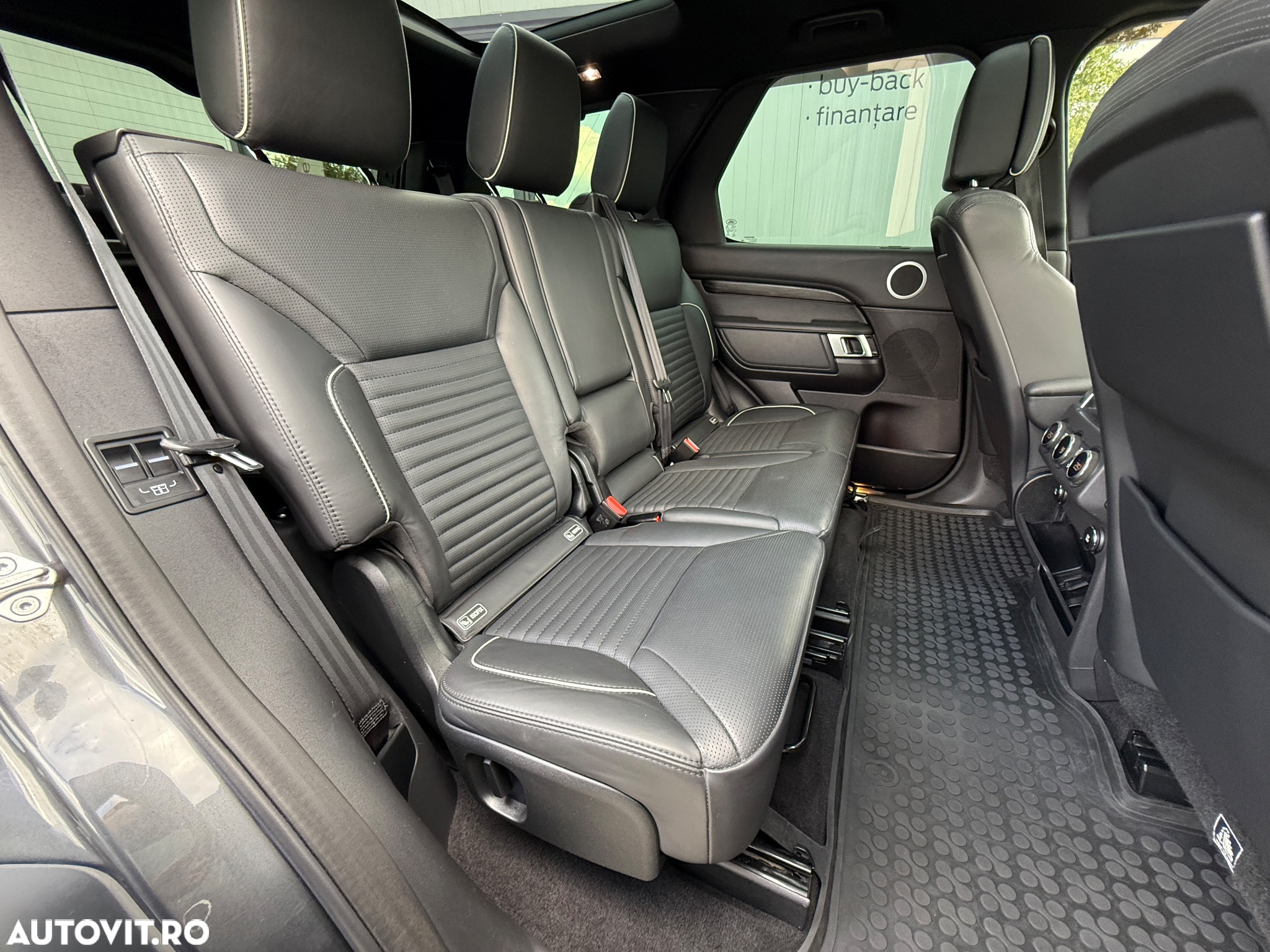 Land Rover Discovery 3.0 L TD6 HSE Luxury - 24