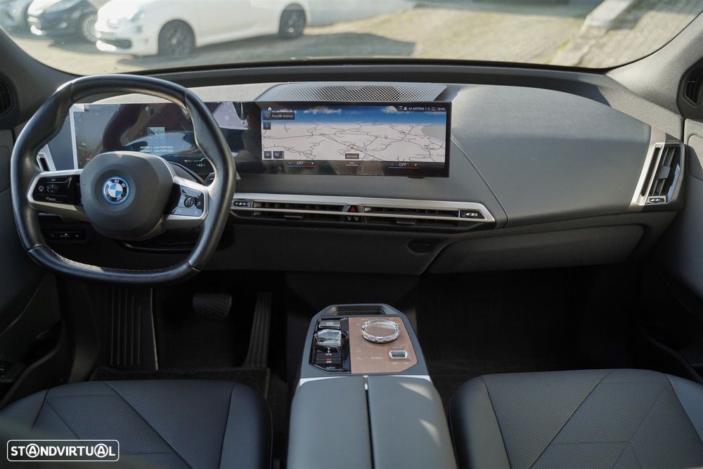 BMW iX xDrive 40 Pack Desportivo - 23