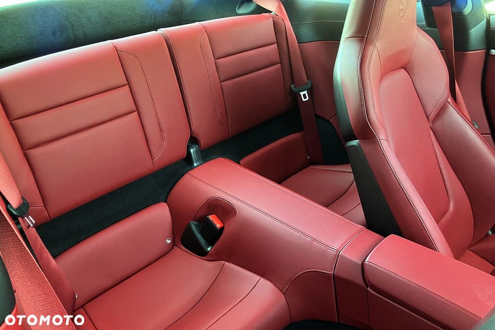 Porsche 911 Carrera - 40