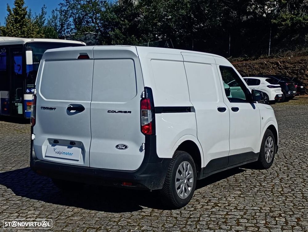 Ford Transit Courier - 18