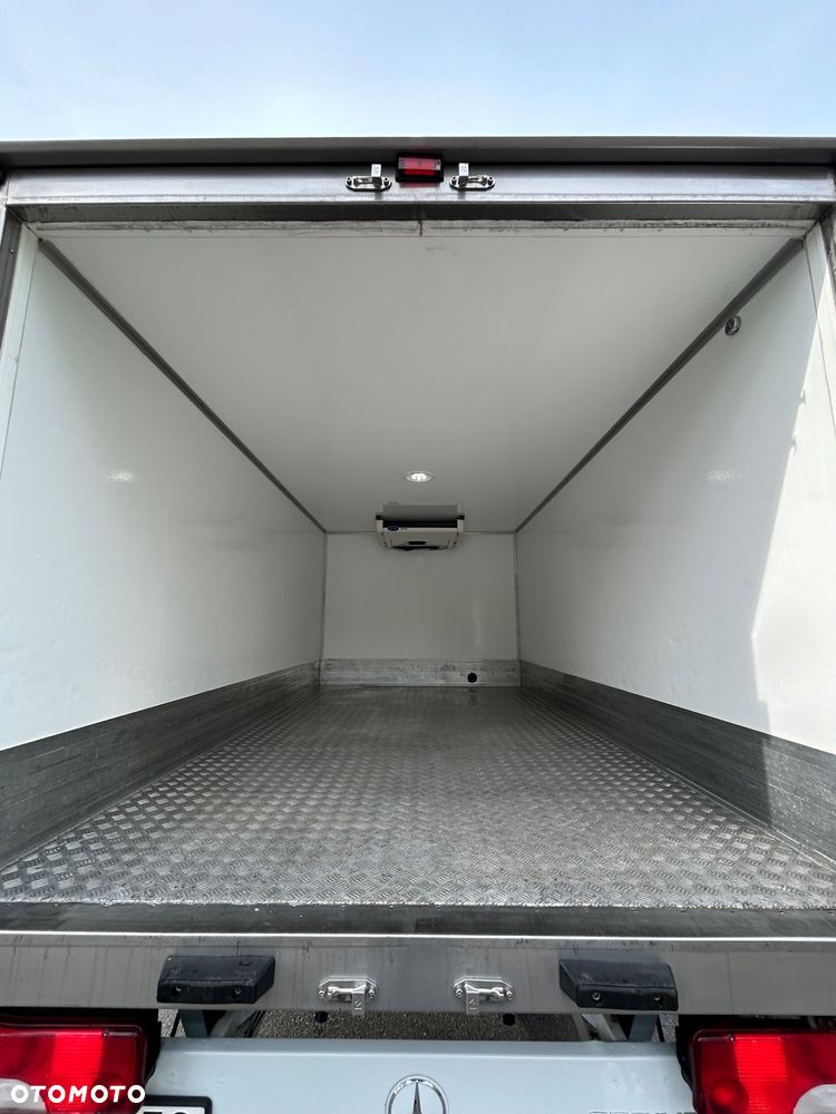 Mercedes-Benz Sprinter 319 - 12