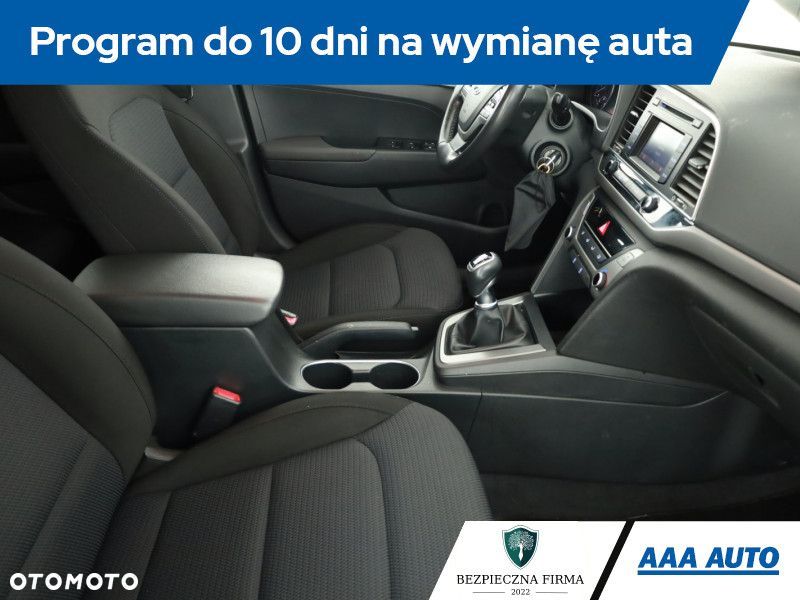 Hyundai Elantra - 9