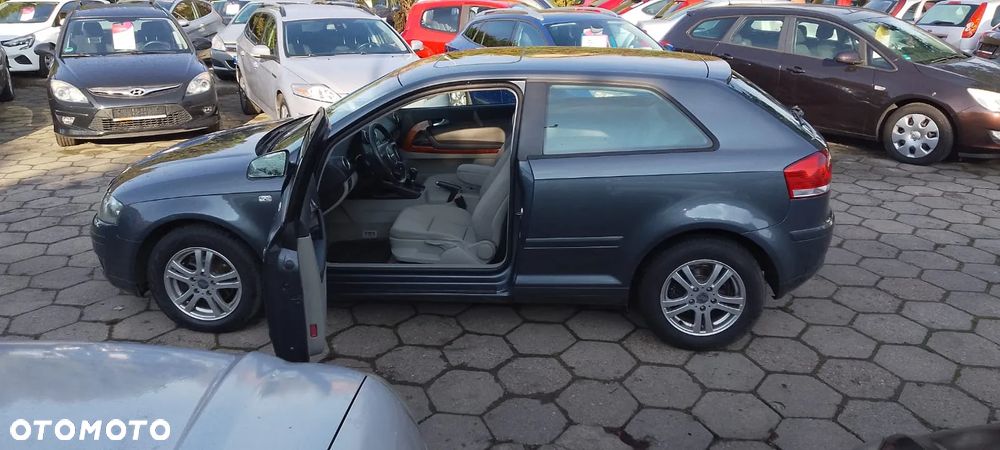 Audi A3 Sportback 2.0 FSI Attraction - 4