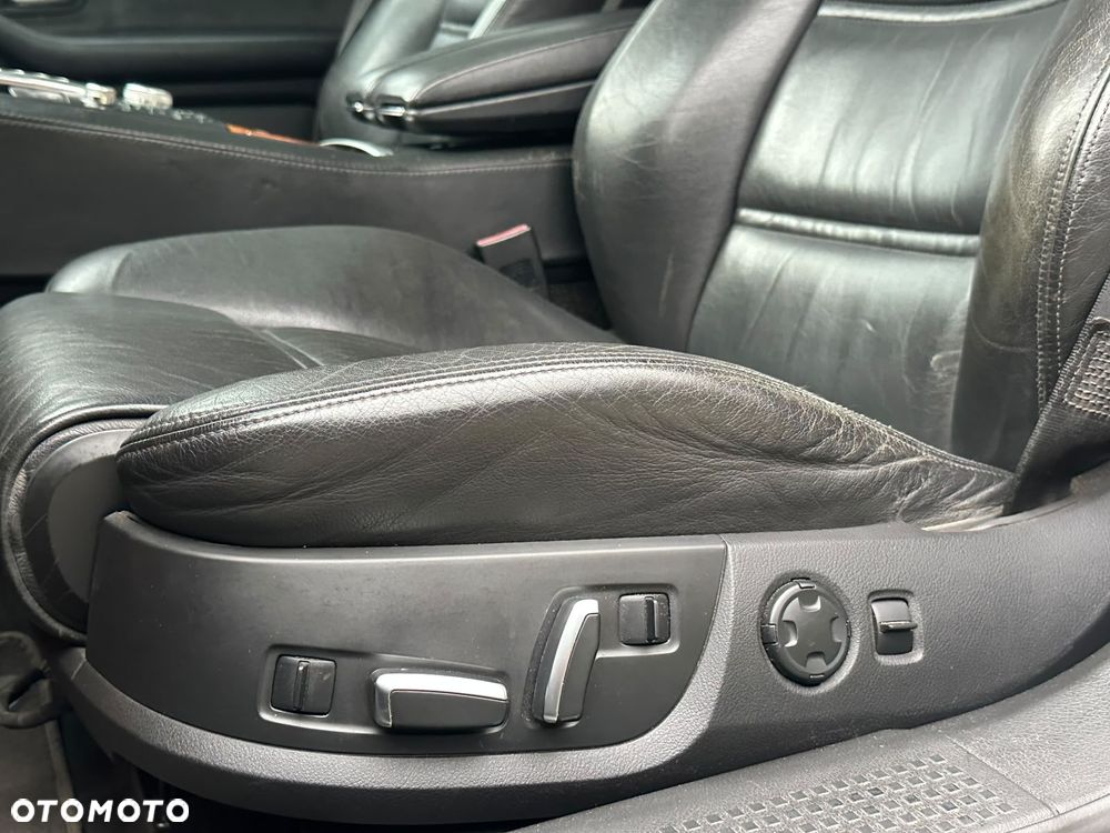 Audi A8 4.2 Quattro - 9