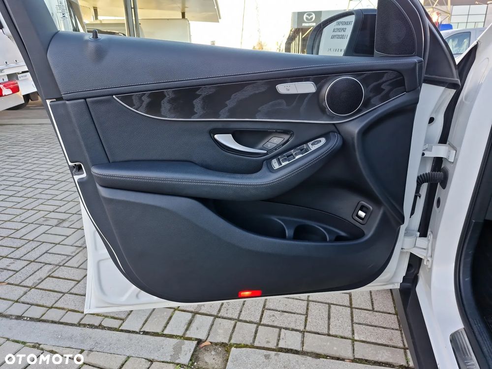 Mercedes-Benz GLC - 21