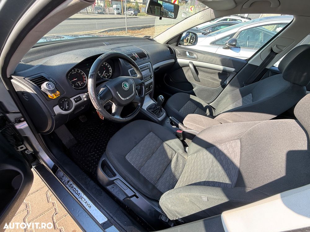 Skoda Octavia 1.6 TDI AMBITION - 8