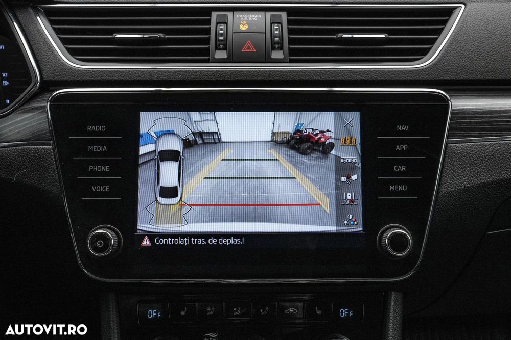 Skoda Superb 2.0 TDI DSG Ambition - 19