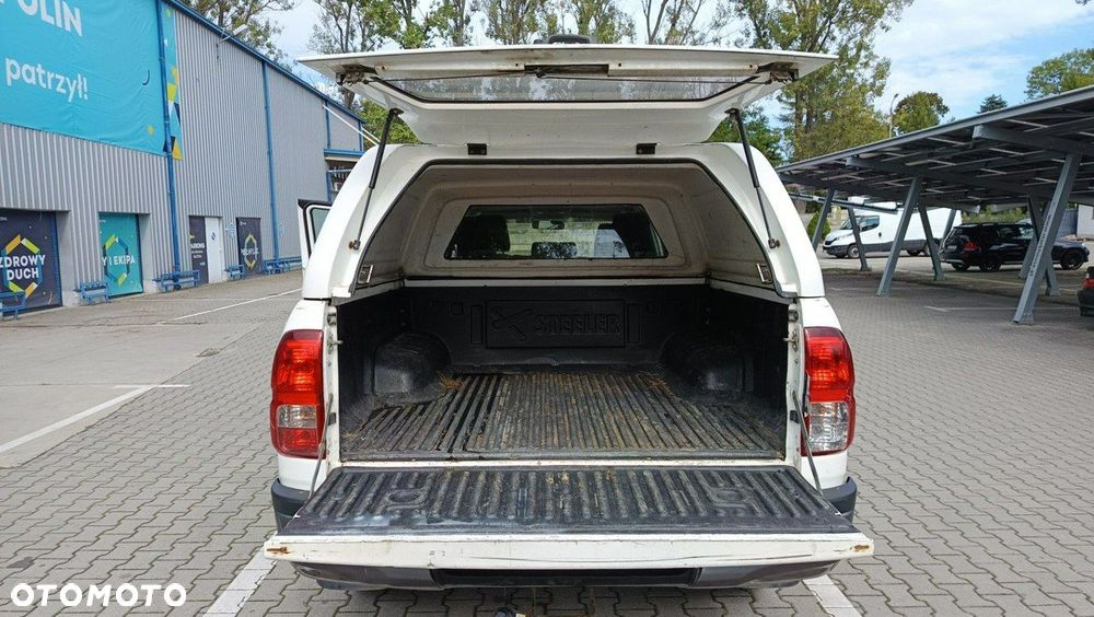 Toyota Hilux 2.4 D-4D Double Cab DLX 4x4 - 9